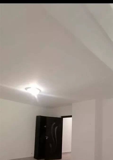garsoniera parter Romancierilor nemobilat neutilat pet friendly — fotografie 1 din 6