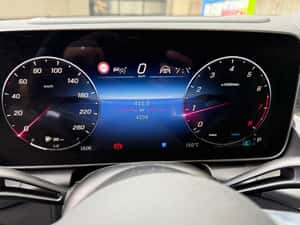 Mercedes-Benz GLC 200 - 4.210 km - Stare impecabilă — miniatura 4