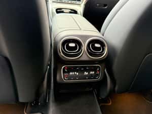 Mercedes-Benz GLC 200 - 4.210 km - Stare impecabilă — miniatura 7