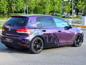 VW Golf 6 • 1.6 MPI • 2010 • Jante 17 • înfoliat mov culoare originala negru metalizat • Fiabil — miniatura 5
