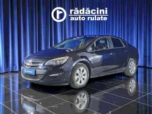 Opel Astra Manuală 140 HP Benzină — miniatura 4