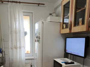 Inchiriez apartament 2 camere onesti 1200 lei — miniatura 2