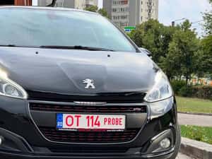 Peugeot 208 GT Manuală 110 HP Benzină — miniatura 2