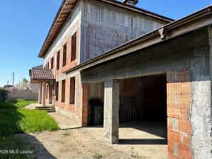 Domnesti - cladire 319 mp util, 2x garaj, ideal comercial — miniatura 3