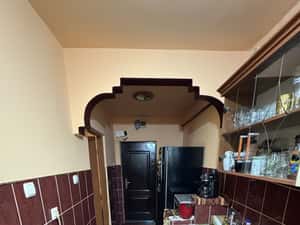 Apartament cu 2 camere, semidecomandat, parter , Aleea Postavaru, Carp — miniatura 4