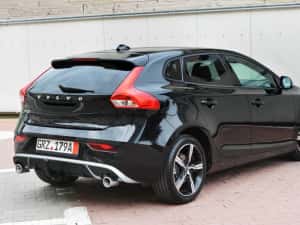 Volvo V40 / 2.0 / Diesel / R-Design / Keyless — miniatura 4