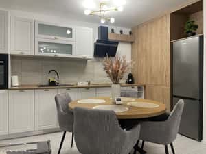 Vand Apartament cu 2 camere Nou-mobilat si utilat+parcare+boxa ! — miniatura 2