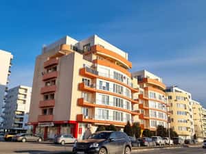 Apartament de 2 camere cu balcon și terasă în Mamaia Nord