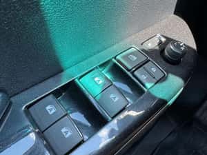 Toyota Hilux Automată 204 HP Diesel — miniatura 7