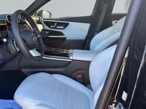 Mercedes-Benz GLC 200 SUV, 3.700 km, 2024 — miniatura 7