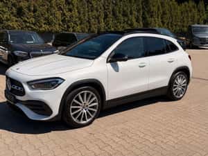 Mercedes-Benz GLA 200 Automată 163 HP Benzină - 2022 — miniatura 2