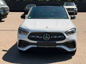 Mercedes-Benz GLA 200 Automată 163 HP Benzină - 2022 — miniatura 4