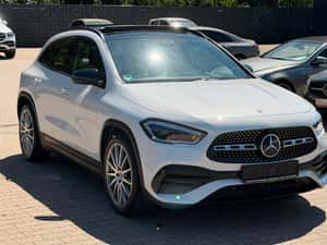 Mercedes-Benz GLA 200 Automată 163 HP Benzină - 2022 — miniatura 5