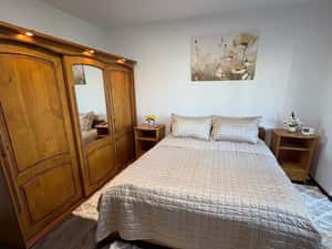 1 cam 33 mp zona garii et2/8 mob si utilat complet totul nou 380 euro