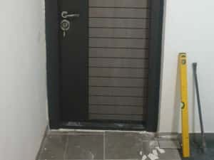Montaj usi metalice si tamplarie pvc deblocari usi — miniatura 2