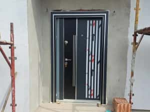 Montaj usi metalice si tamplarie pvc deblocari usi — miniatura 6