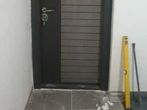 Montaj usi metalice si tamplarie pvc deblocari usi — miniatura 10