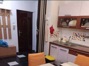 Proprietar inchiriez 2 camere et1, sect.5, cu loc parcare ADP