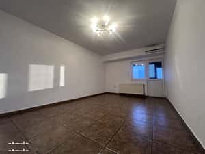 DE ÎNCHIRIAT! Apartament în inima Municipiului Târgoviște! — miniatura 3