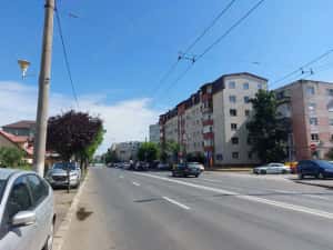 Zona Calea Girocului - Apartament cu 1 cameră, Centrală Proprie — miniatura 2