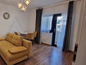 Apartament 2 camere decomandat 45 mp utili balcon zona Selimbar
