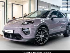 Porsche Macan Automată 408 HP Electric