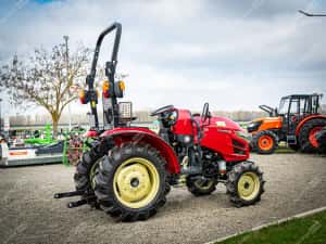 Yanmar Japonez Tractor de 35 CP / Yanmar YT235-R (demo) — miniatura 3