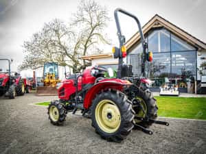 Yanmar Japonez Tractor de 35 CP / Yanmar YT235-R (demo) — miniatura 5
