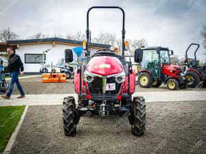 Yanmar Japonez Tractor de 35 CP / Yanmar YT235-R (demo) — miniatura 8