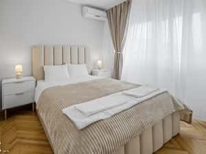 Inchiriez apartament Sala Palatului