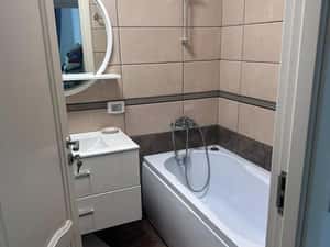 Apartament 3 camere modern, 56 mp, Pacurari, parcare si boxa incluse — miniatura 5