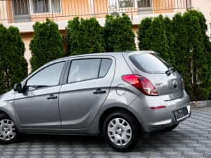 Hyundai I20 Benzină aspirat~Climă~Euro 5~163739 km reali — miniatura 4