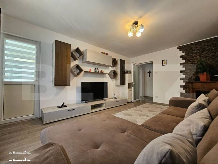 Apartament decomandat cu 3 camere, etaj 1, Micro 11,Zona Cantacuzino — fotografie 1 din 5