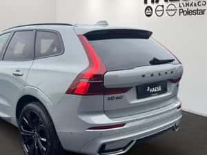 Volvo XC60 B5 AWD Plus Black Edition — miniatura 3