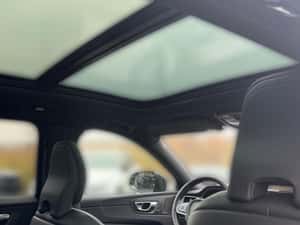 Volvo XC60 B5 AWD Plus Black Edition — miniatura 6