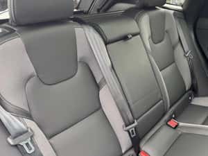 Volvo XC60 B5 AWD Plus Black Edition — miniatura 7