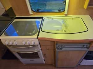 Rulota Swift 2003 (2zone) 4-5 persoane, Off Camping, Cabina dus, Boiler Gaz Truma, Baterie 12v, Inmatriculata Ro — miniatura 7