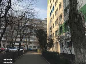 Vând apartament 3 camere — miniatura 1