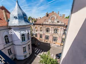 Apartament ultracentral cu 4 camere renovat recent Comision 0 — miniatura 3