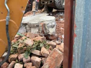 Inchiriez Bobcat demolari picon taiem beton asfalt basculanta 3,5t mo — miniatura 4