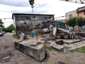 Inchiriez Bobcat demolari picon taiem beton asfalt basculanta 3,5t mo — miniatura 6