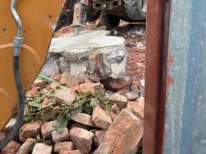 Inchiriez Bobcat demolari picon taiem beton asfalt basculanta 3,5t mo — miniatura 9