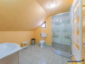 Clasa A, rezidential servicii investitional, 2.240 mp teren, Central, Halchiu, Brasov — miniatura 6