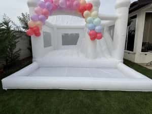 Tobogan/topogan gonflabil de inchiriat București si Ilfov — miniatura 4