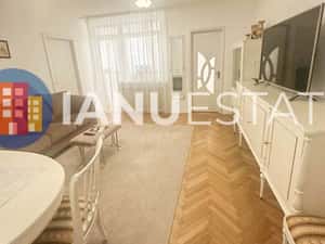 Universitate 10` Metrou Cismigiu Calea Victoriei Centrala PetFriendly — miniatura 4