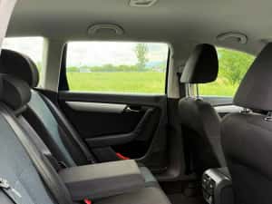 Volkswagen Passat B7 1.6 TDI 2012 Combi Recent Adus Austria Climatronic 6 TREPTE Manual — miniatura 6