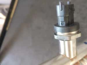 Rampa injectoare cu senzor k14c 1.4 t akk 414 benz suzuki vitara ly sx4 s-cross jy swift 0261545124 — miniatura 2