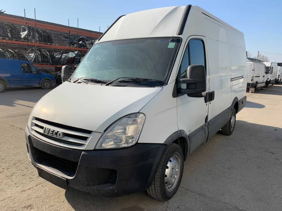 DEZMEMBREZ PIESE Iveco DAILY 4 2,3 HPI HPT 35 S10 35 S12 35 C12 35 S14 2007 Euro 4 — fotografie 1 din 10