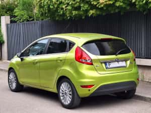 Nissan Qashqai Ford fiesta — miniatura 3