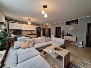 Apartament cu 3 camere, 74 mp, parcare, zona Eroilor